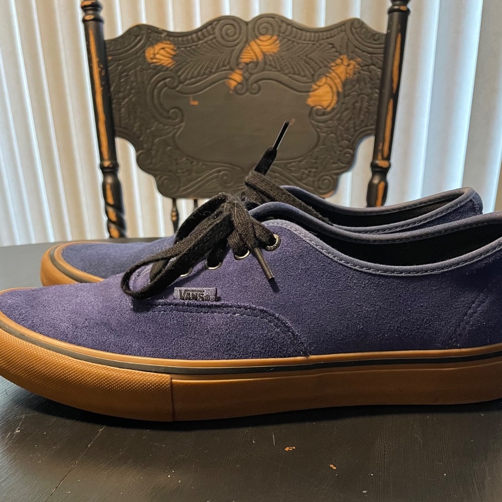 Vans - Picture 4 of 5